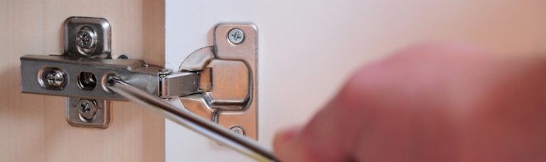how-to-adjust-wardrobe-doors-the-hub